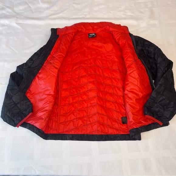 Youth The North Face Black & Orange lightweight jacket - Picture 7 of 7